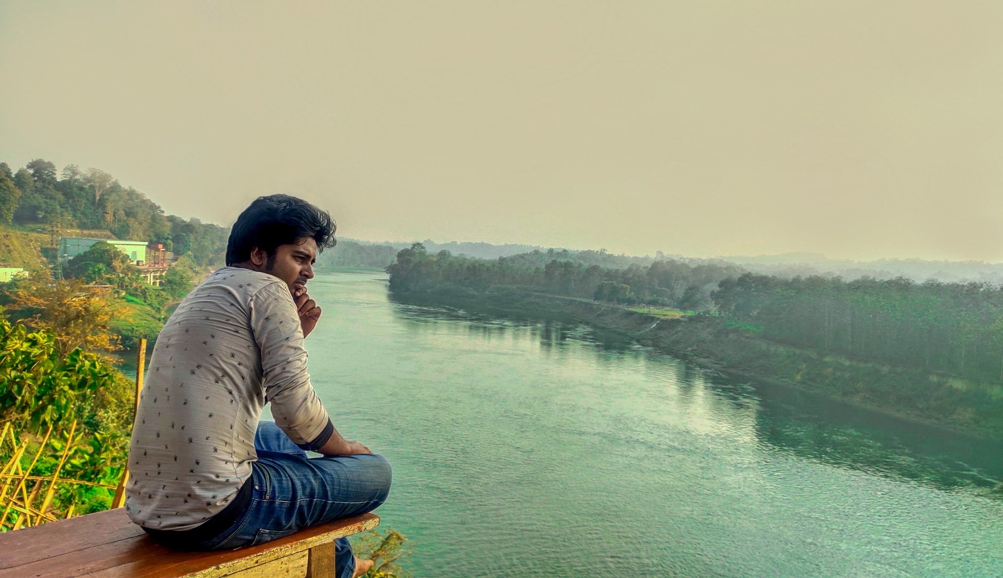 Mo Maruf by the river